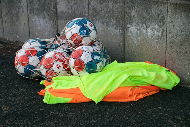 京媒：之前受伤的李磊今天参与国安赛前训练，冯博轩因伤缺席